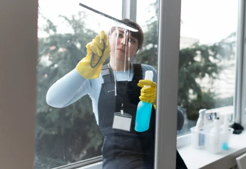 Nettoyage de vitres intérieures et extérieures à Orcières